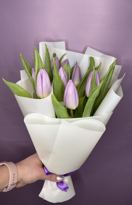 9 лиловых тюльпанов